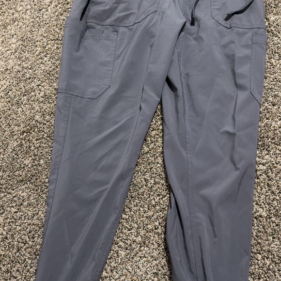 Women’s carhartt scrub pants - Picture 2 of 2